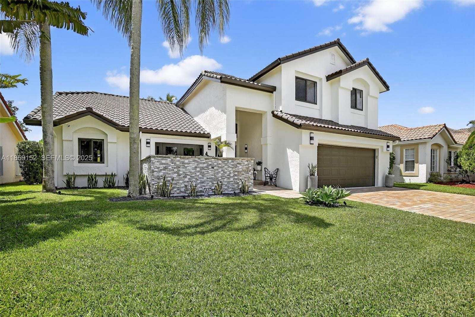 1154 Laguna Springs Drive — photo 3
