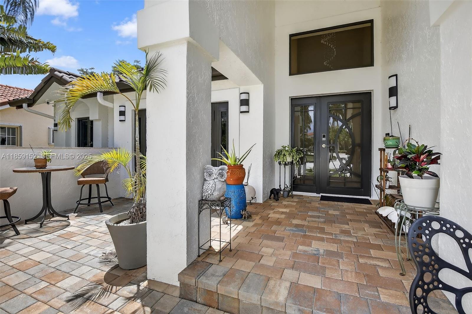 1154 Laguna Springs Drive — photo 4