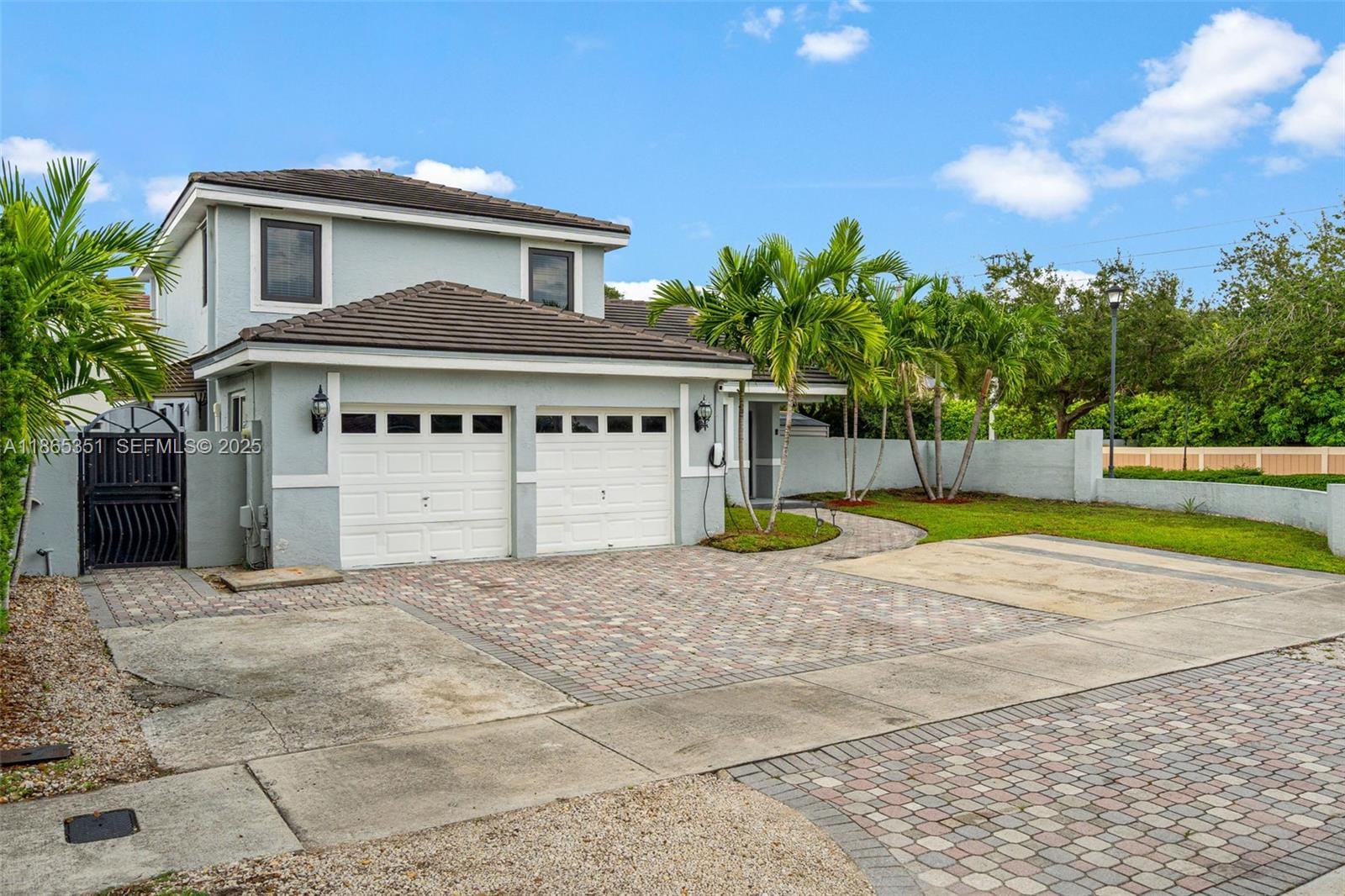 8705 NW 150th Terrace, Miami Lakes, FL 33018 photo 2