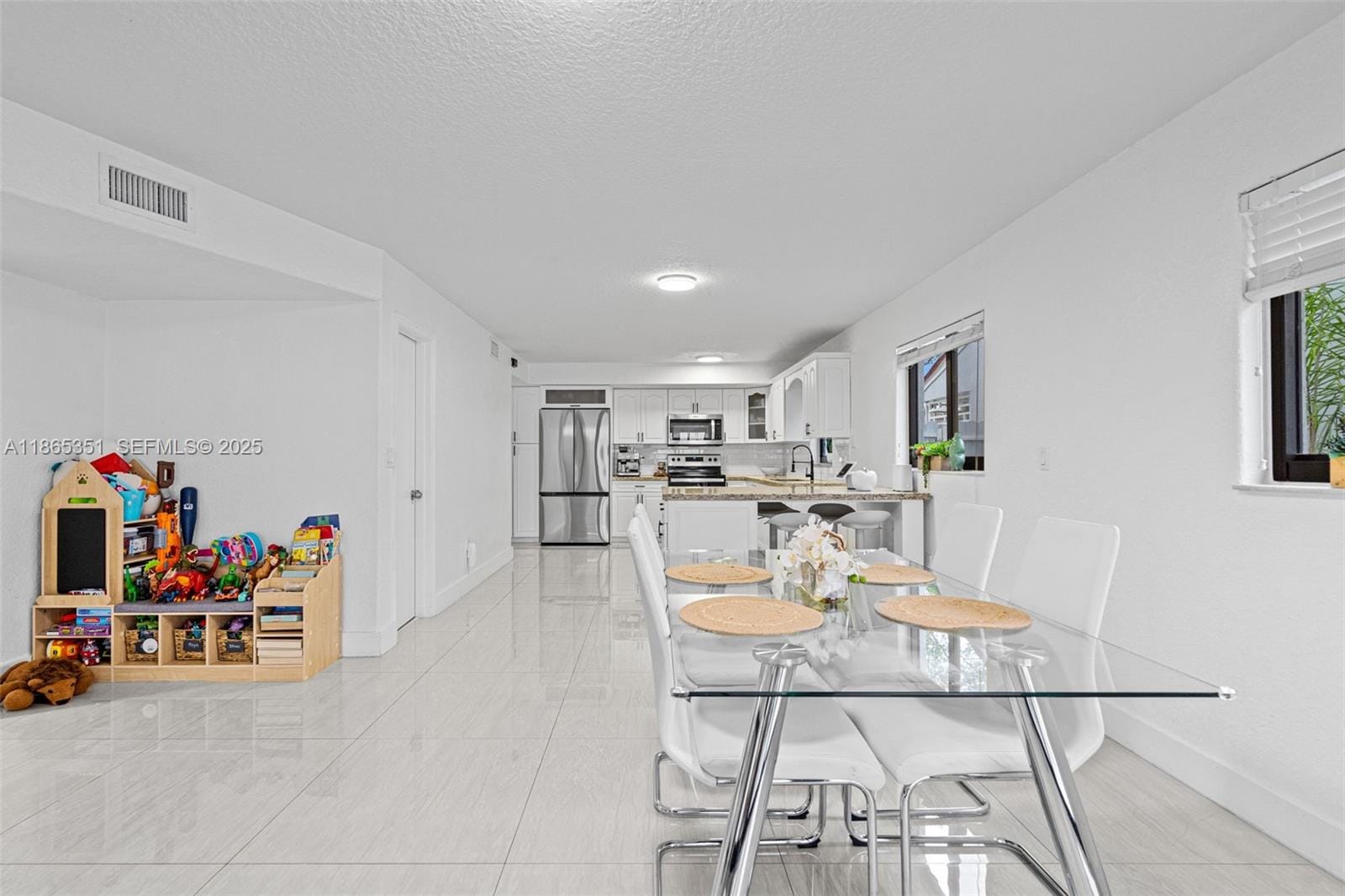 8705 NW 150th Terrace, Miami Lakes, FL 33018 photo 9
