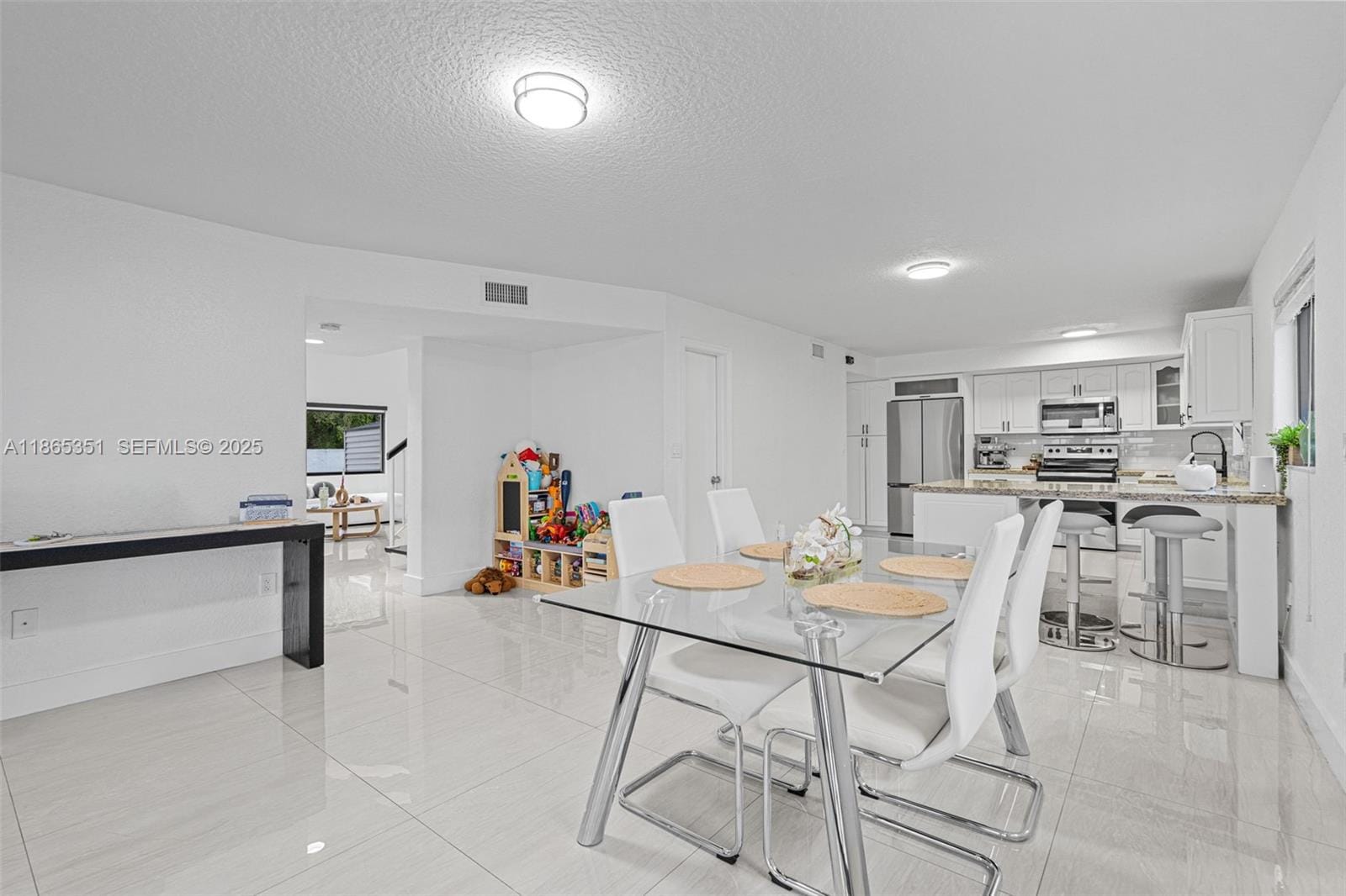 8705 NW 150th Terrace, Miami Lakes, FL 33018 photo 10