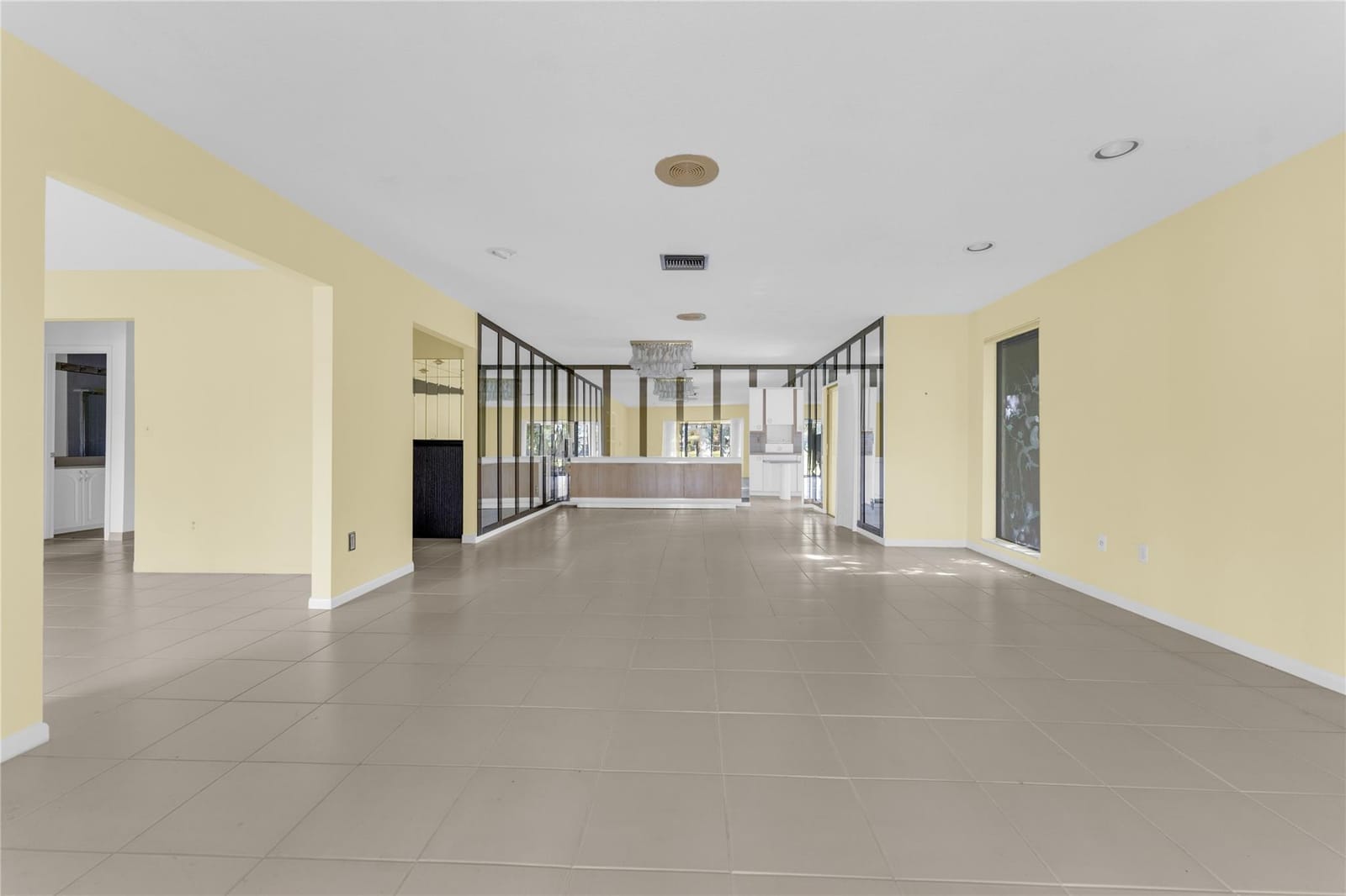 21180 Juego Circle 18a, Boca Raton, FL 33433 photo 12