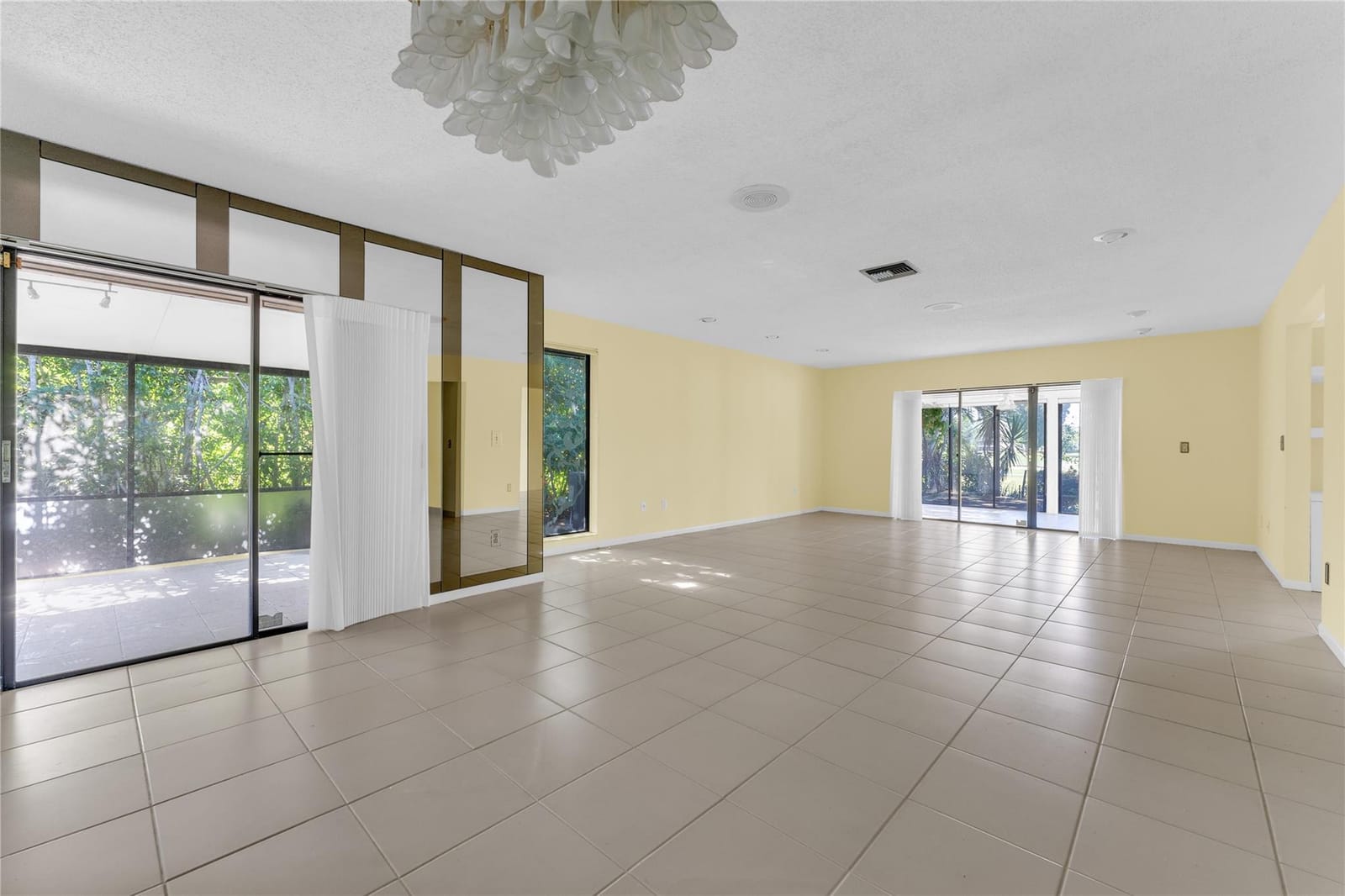 21180 Juego Circle 18a, Boca Raton, FL 33433 photo 14