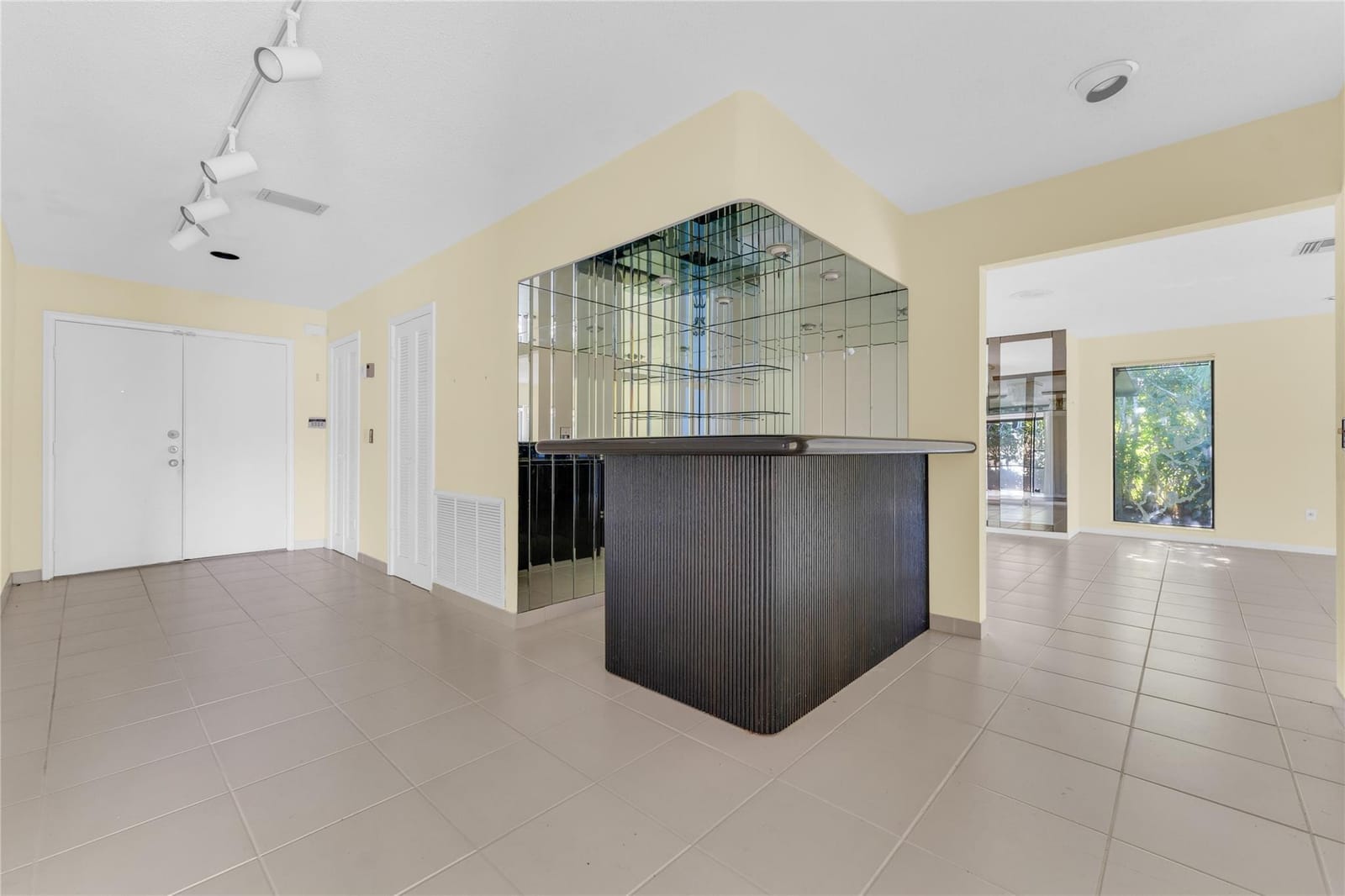 21180 Juego Circle 18a, Boca Raton, FL 33433 photo 6