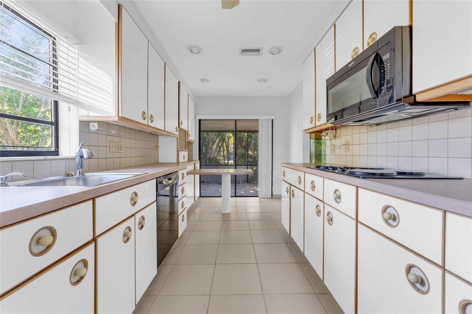 21180 Juego Circle 18a, Boca Raton, FL 33433 photo 9