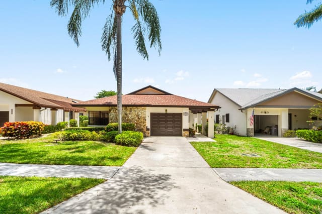4932 Boxwood Circle, sold in Fairmont, Fort Lauderdale, FL