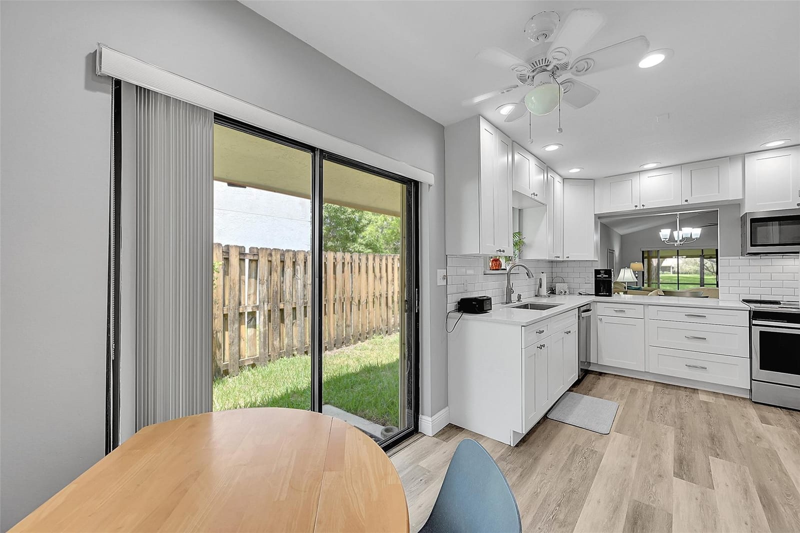 37 Lakeside Circle 194 — photo 3