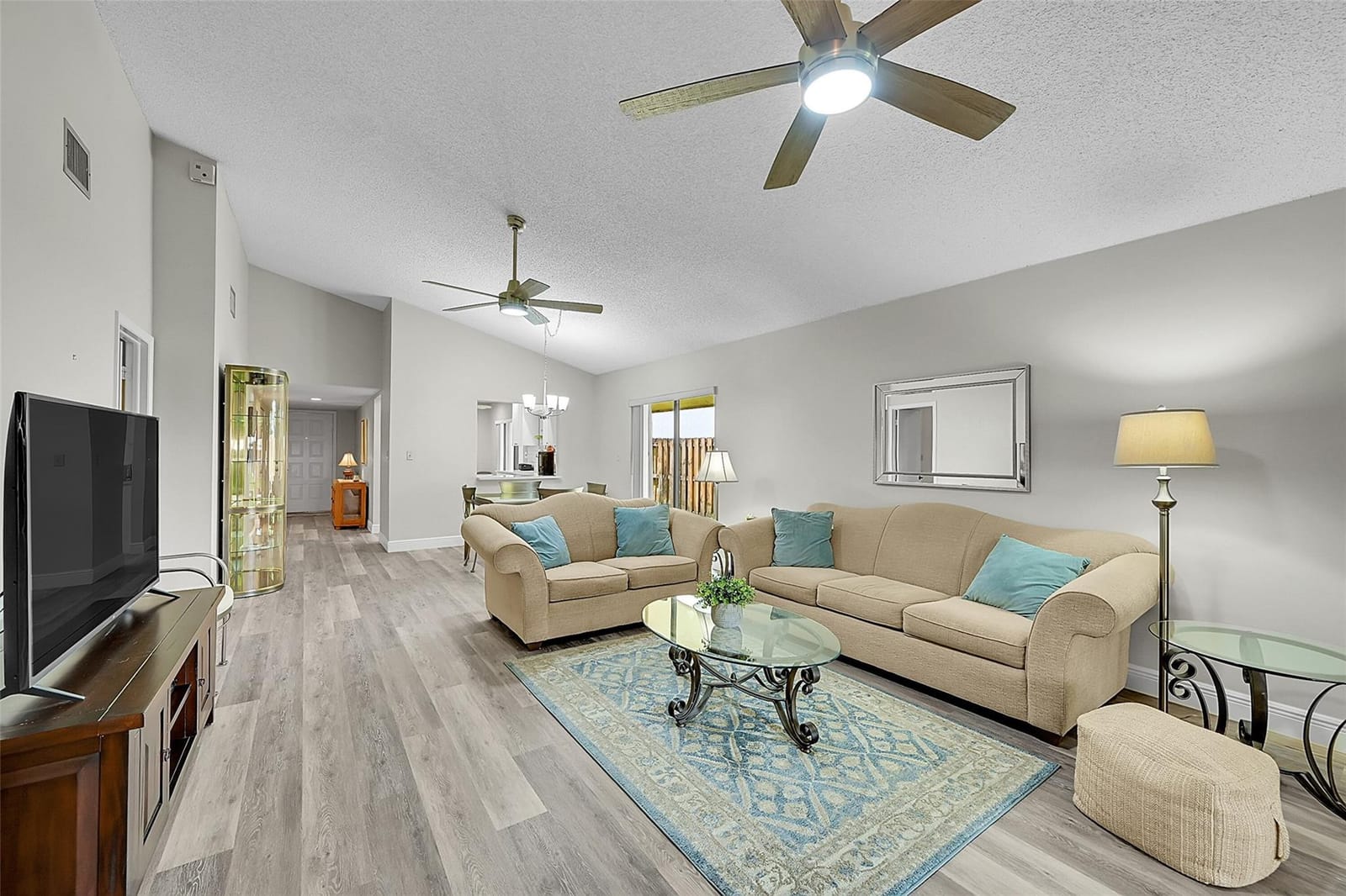 37 Lakeside Circle 194 — photo 10