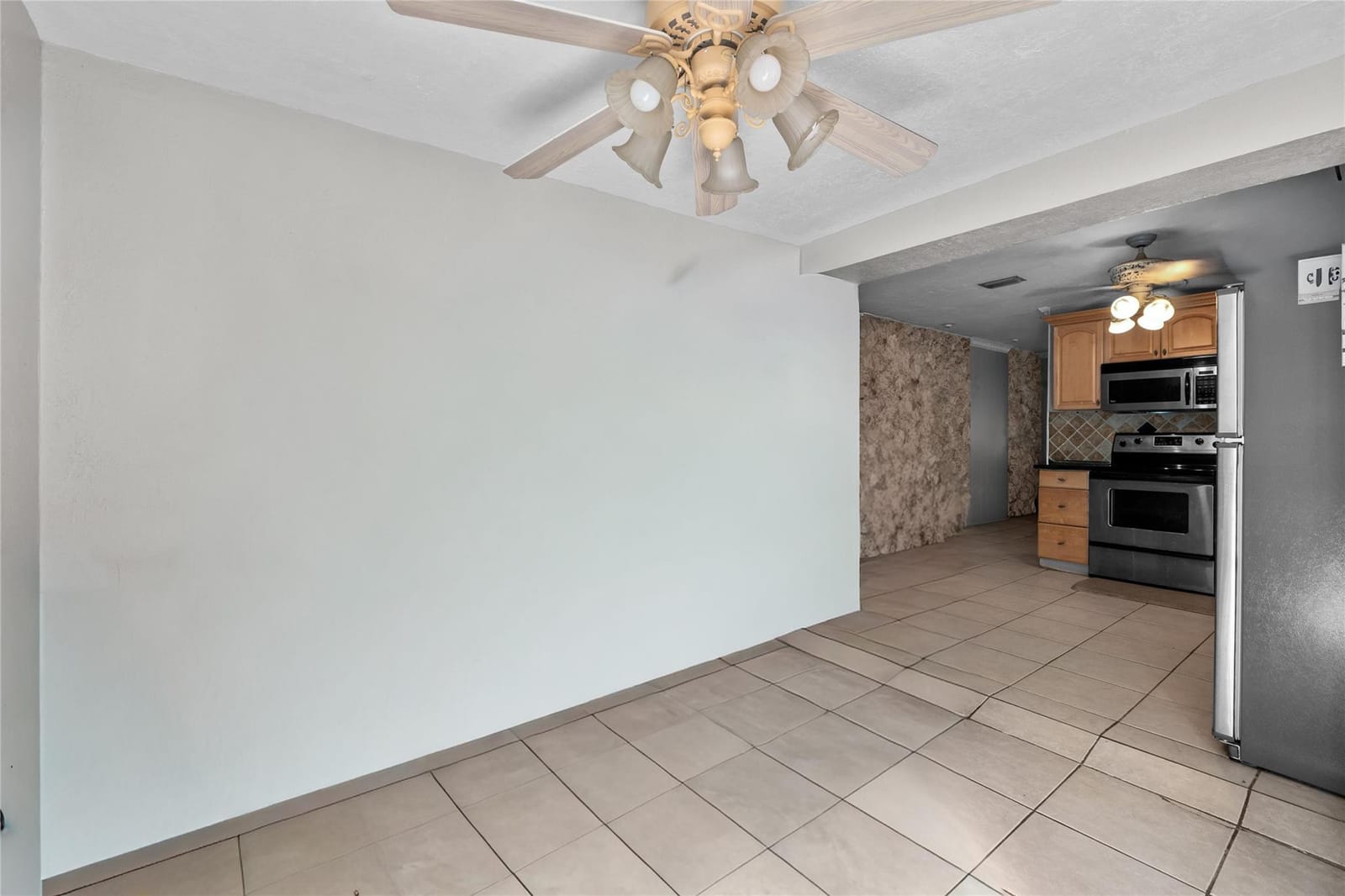 2481 NE 15th Avenue, Pompano Beach, FL 33064 photo 12