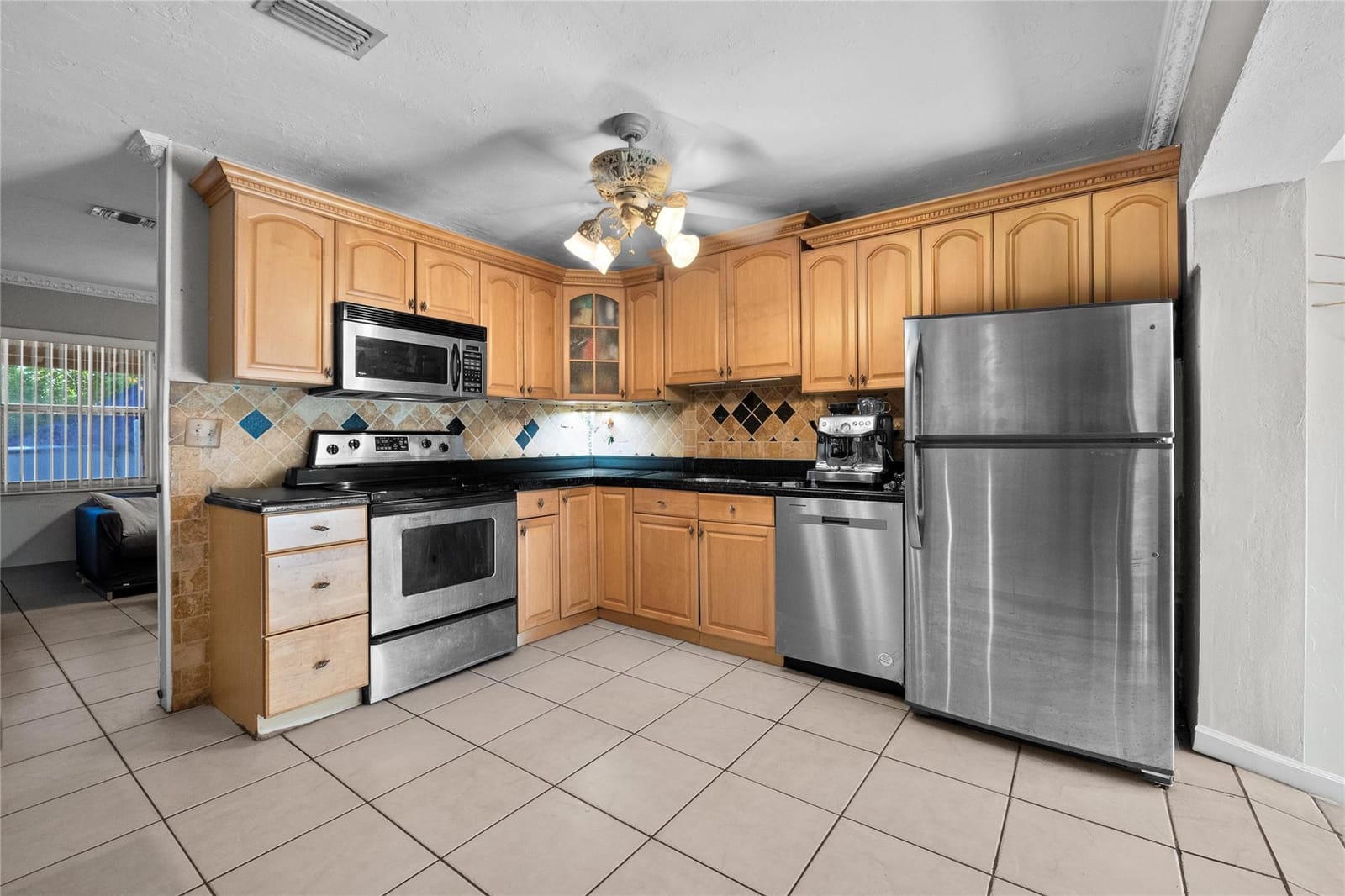 2481 NE 15th Avenue, Pompano Beach, FL 33064 photo 9