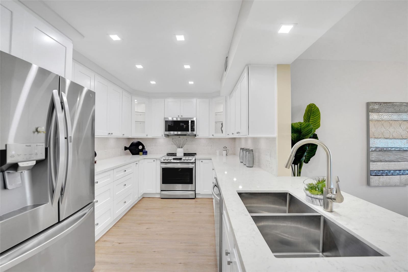 4040 W Palm Aire Drive 206 — photo 4