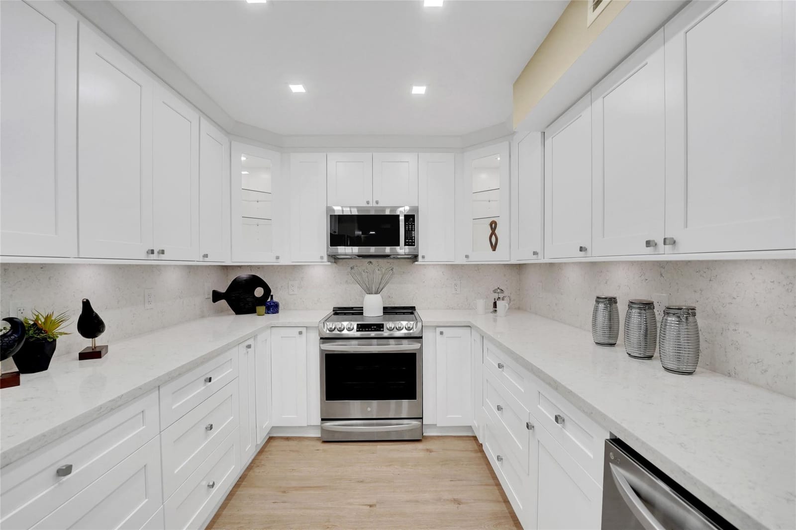 4040 W Palm Aire Drive 206 — photo 5