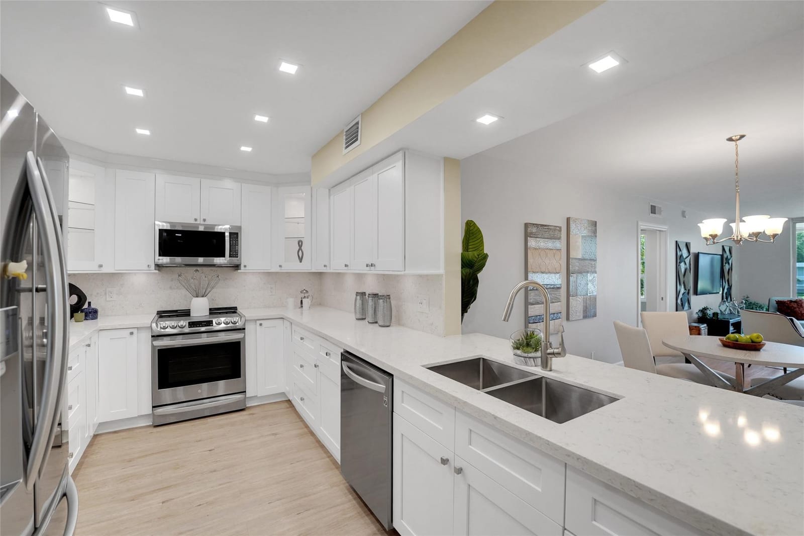 4040 W Palm Aire Drive 206 — photo 7