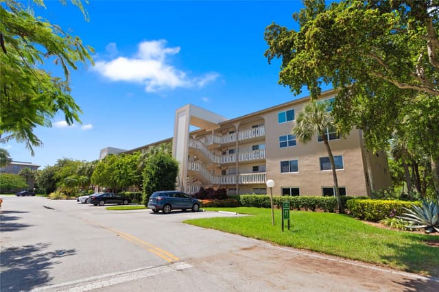 4301 Martinique Circle C2, Coconut Creek, FL 33066