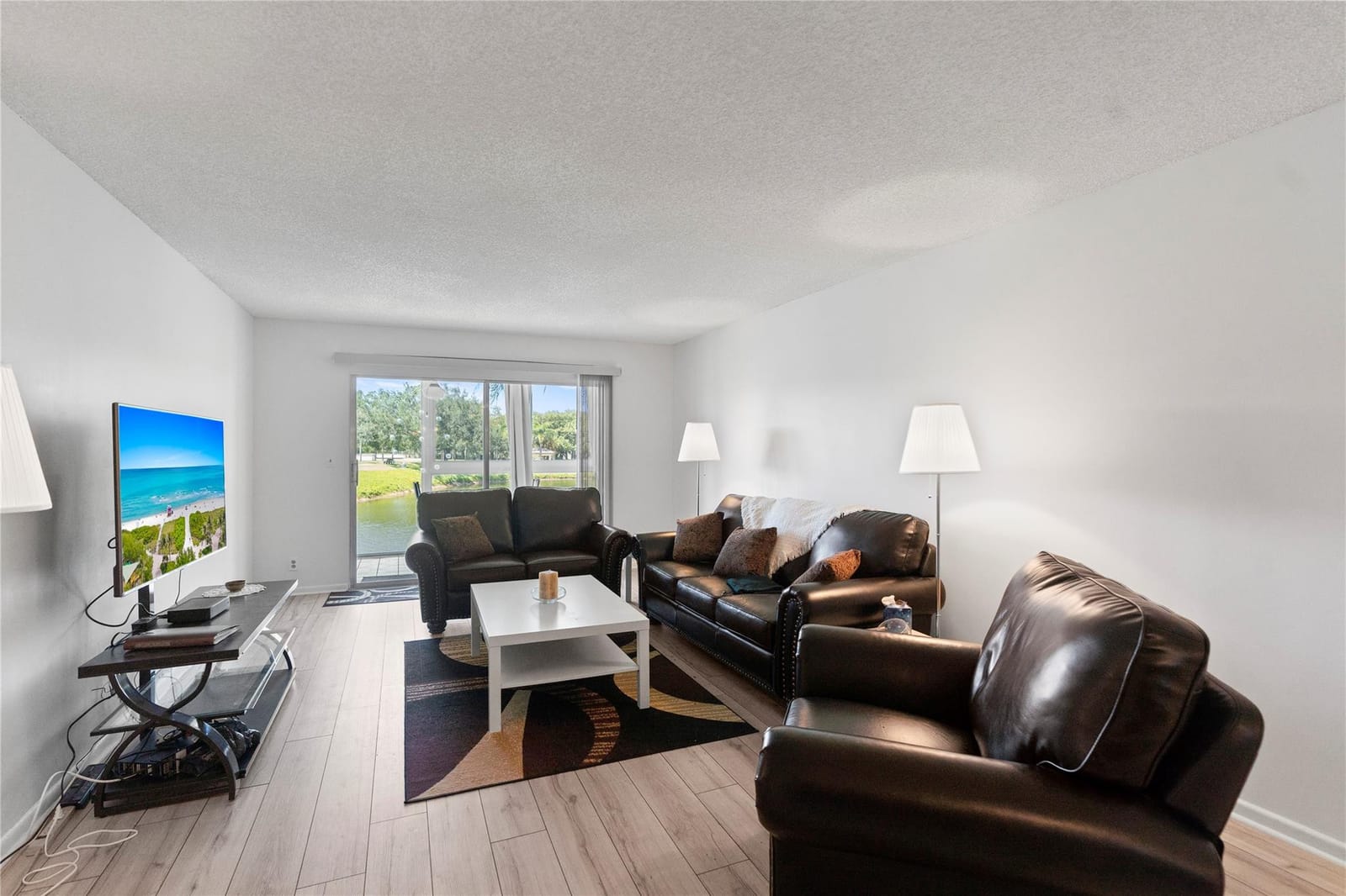 4301 Martinique Circle C2 — photo 8