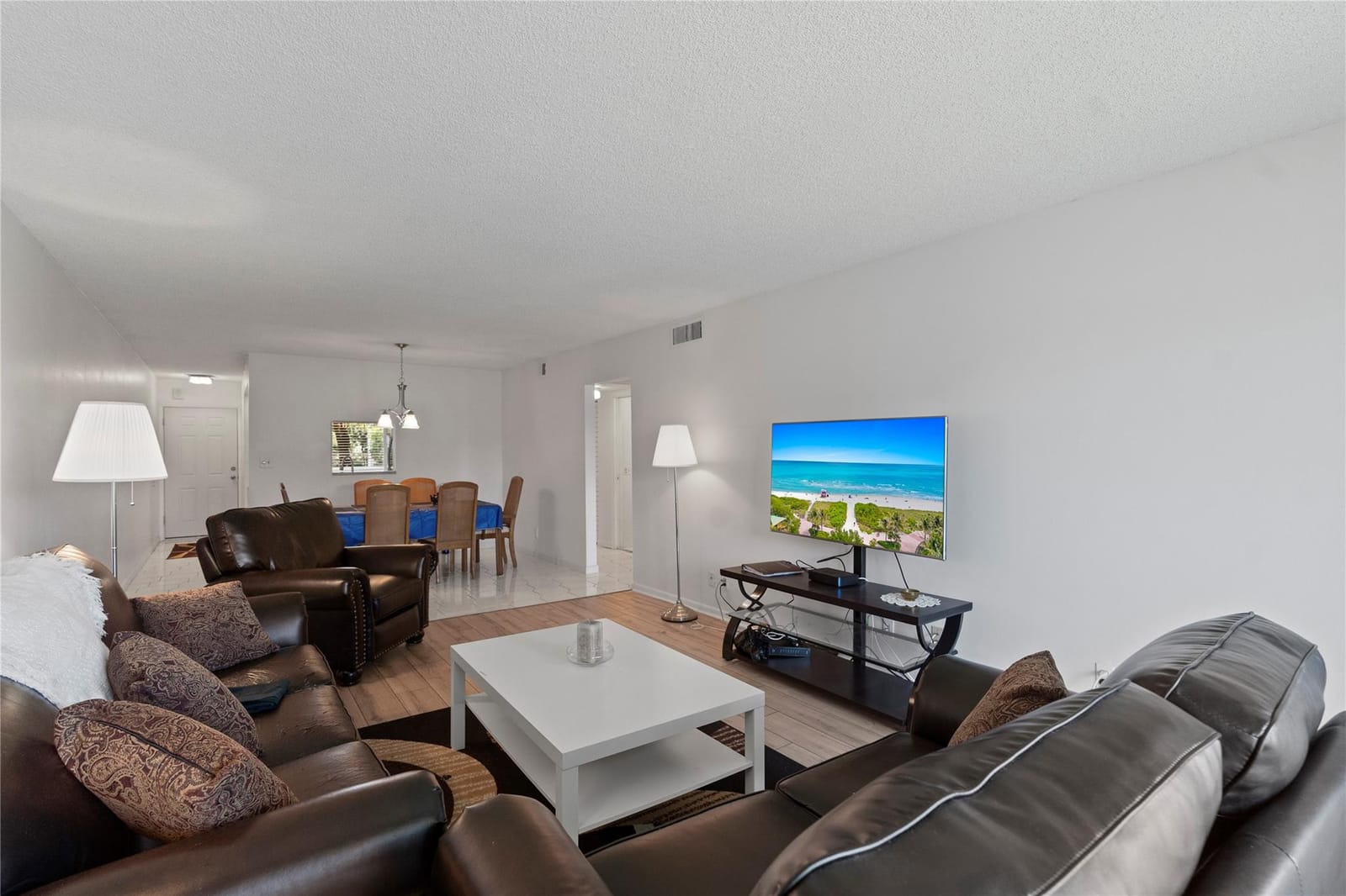 4301 Martinique Circle C2 — photo 10