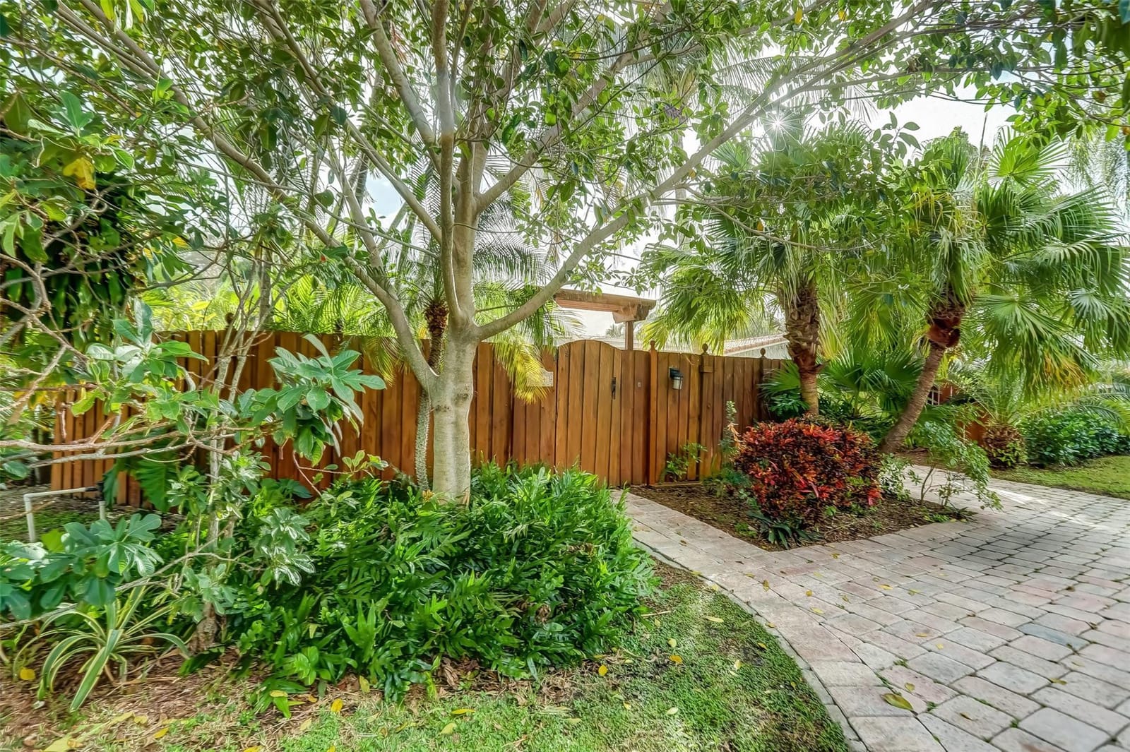 904 NE 18th Street, Fort Lauderdale, FL 33305 photo 1