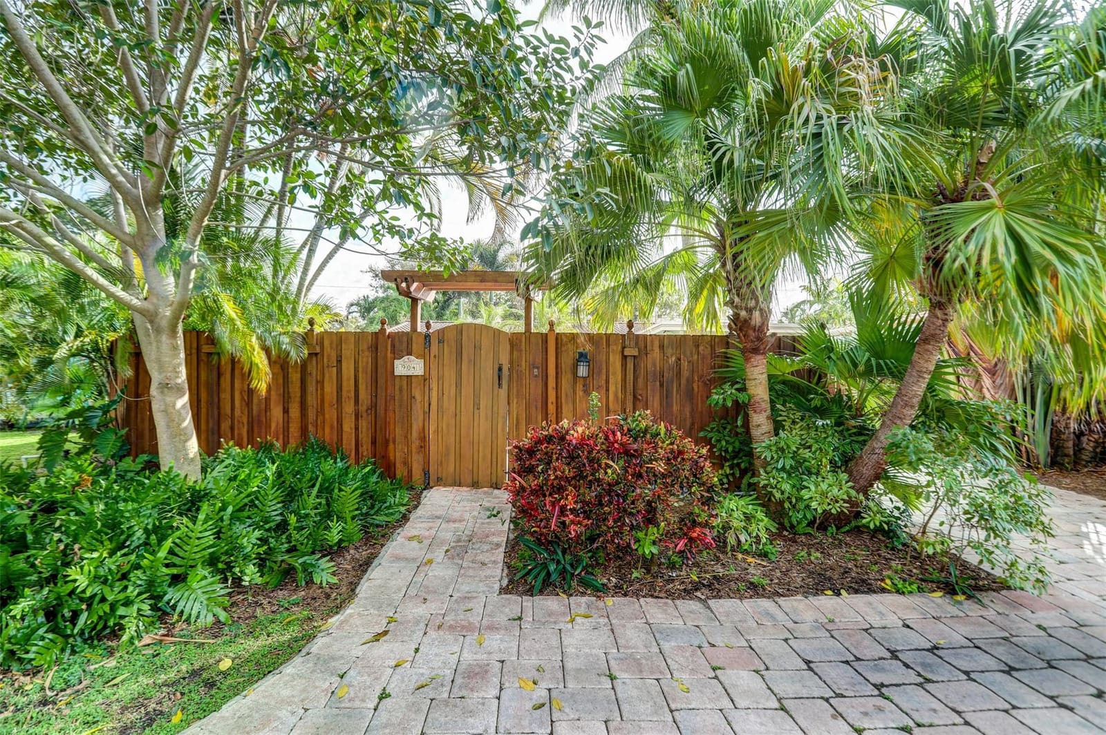 904 NE 18th Street, Fort Lauderdale, FL 33305 photo 2
