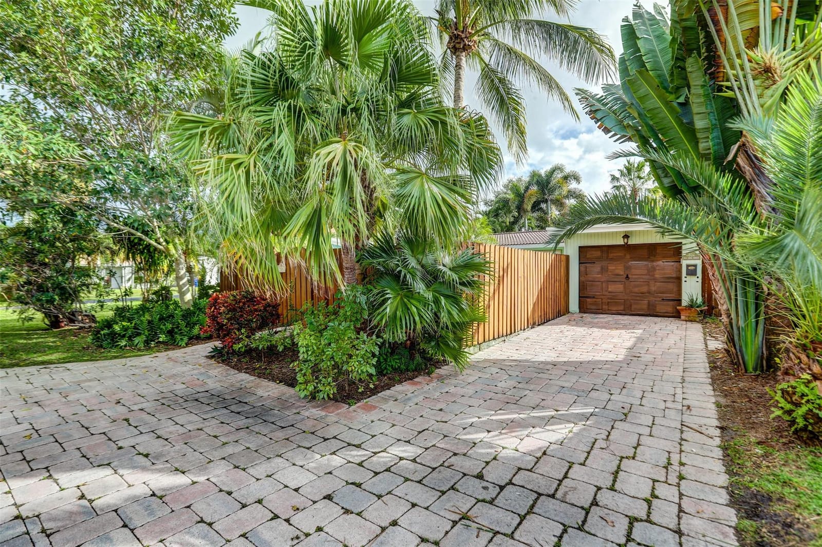 904 NE 18th Street, Fort Lauderdale, FL 33305 photo 3