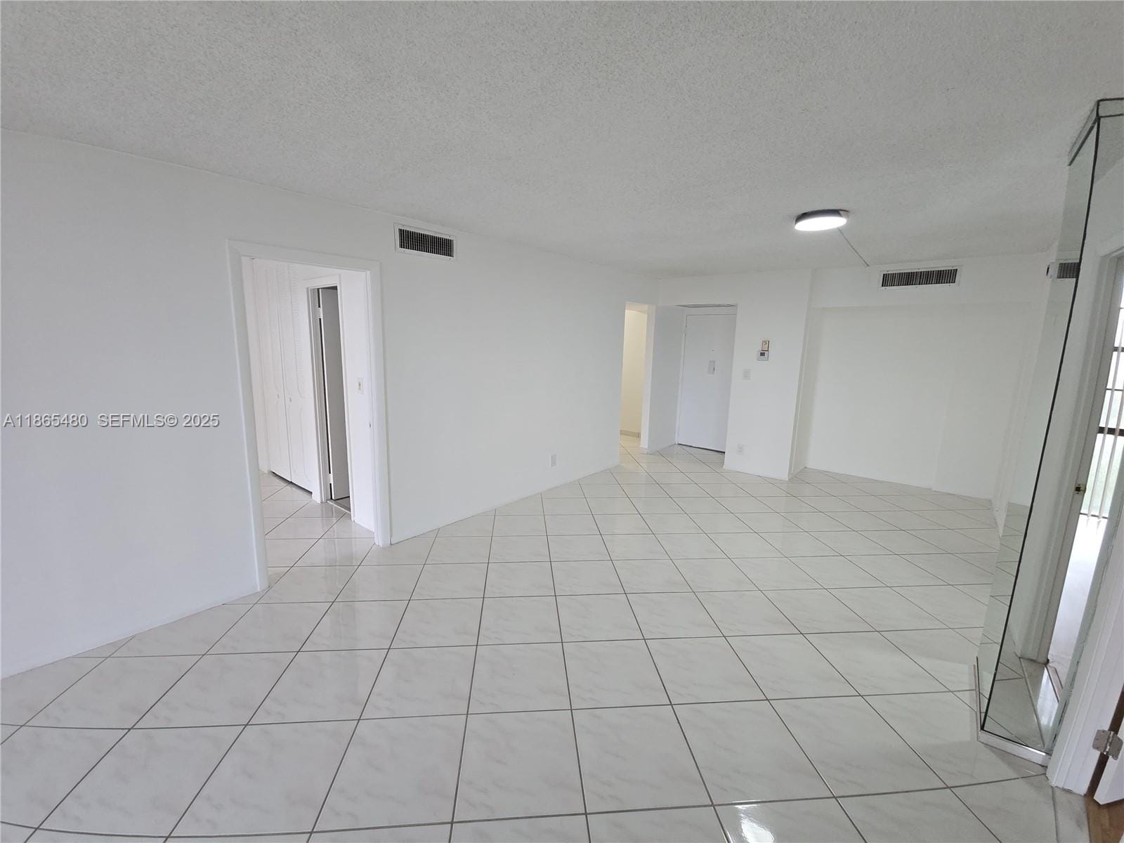 20500 W Country Club Drive 614, Aventura, FL 33180 photo 3