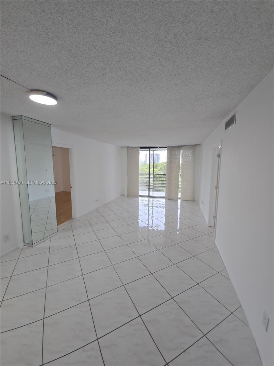 20500 W Country Club Drive 614, Aventura, FL 33180 photo 4