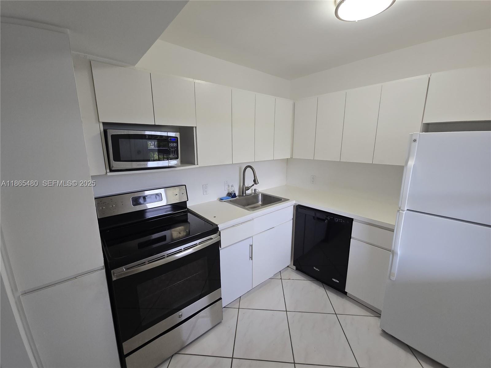 20500 W Country Club Drive 614, Aventura, FL 33180 photo 7