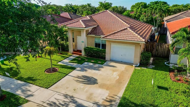 14014 N Cypress Cove Circle, Davie, FL 33325