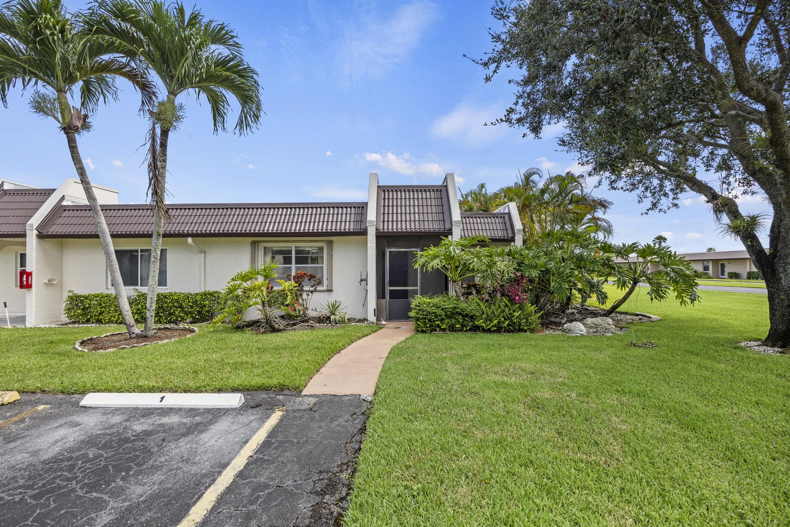 101 Lake Susan Drive, West Palm Beach, FL 33411 photo 2