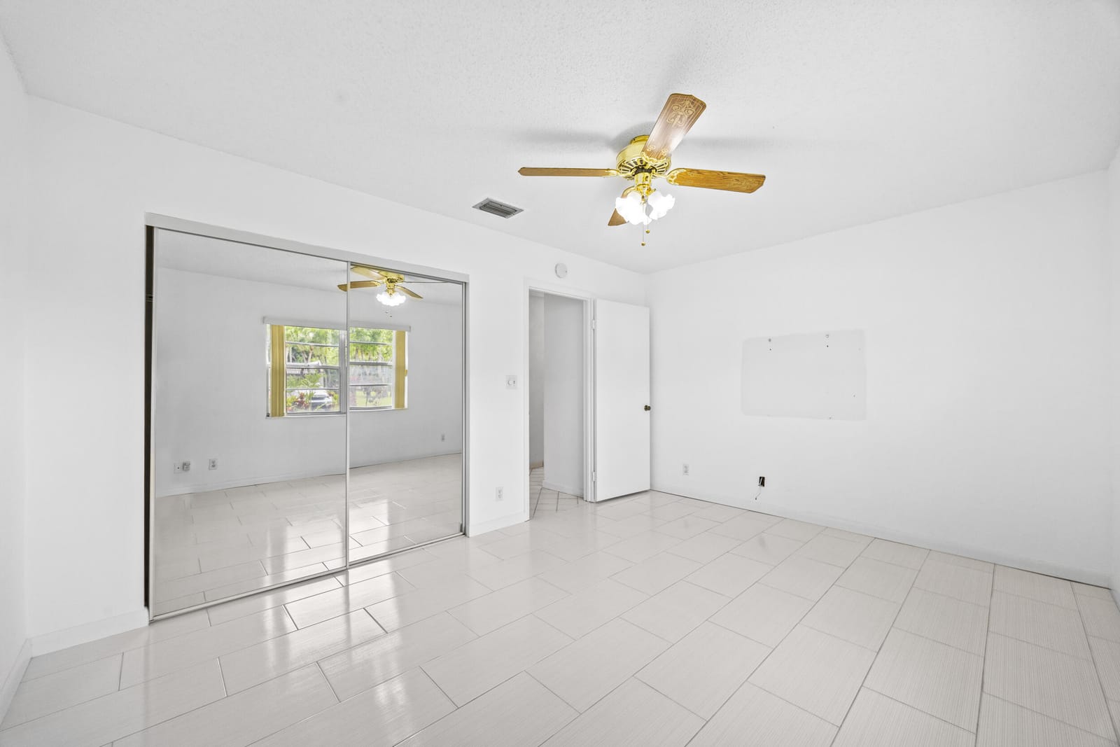 101 Lake Susan Drive, West Palm Beach, FL 33411 photo 23