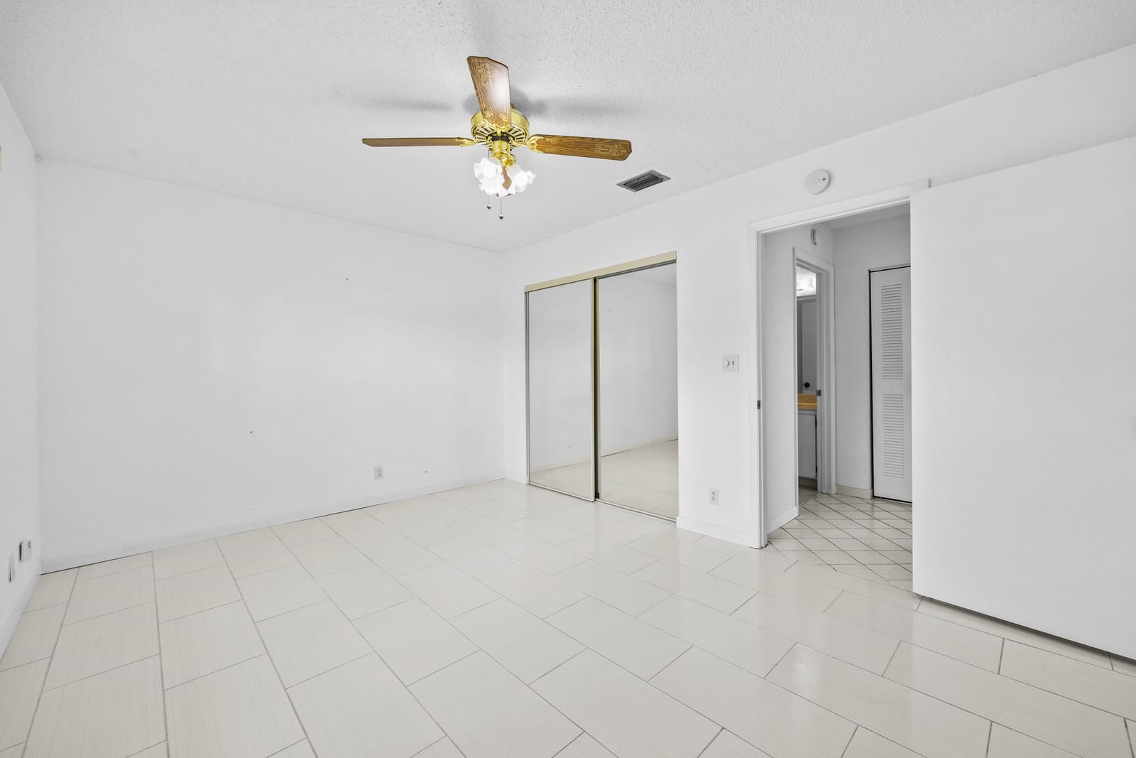 101 Lake Susan Drive, West Palm Beach, FL 33411 photo 24