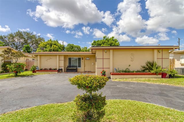 6530 NW 29th Street, sold in Sunrise Golf Village Seco, Sunrise, FL