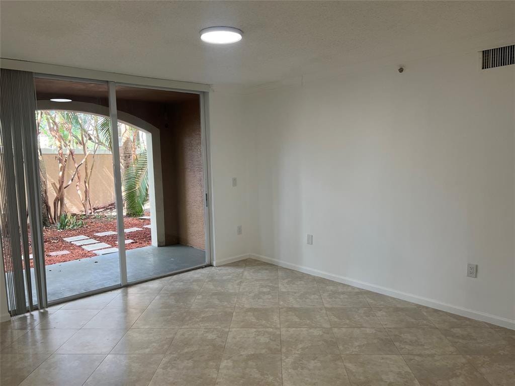 4856 N State Rd 7 1108 — photo 10
