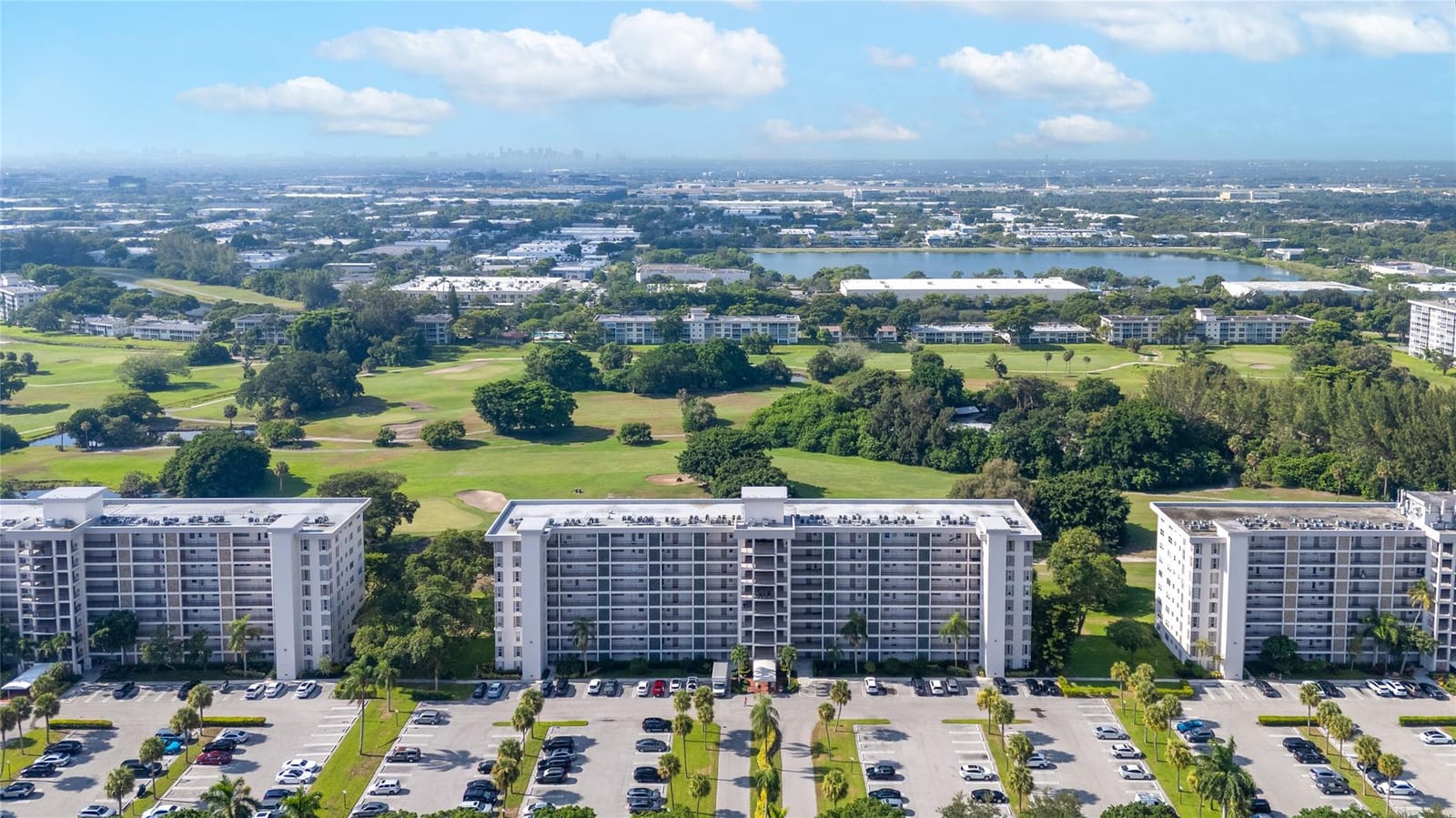 3100 N Palm Aire Drive 803 — photo 2