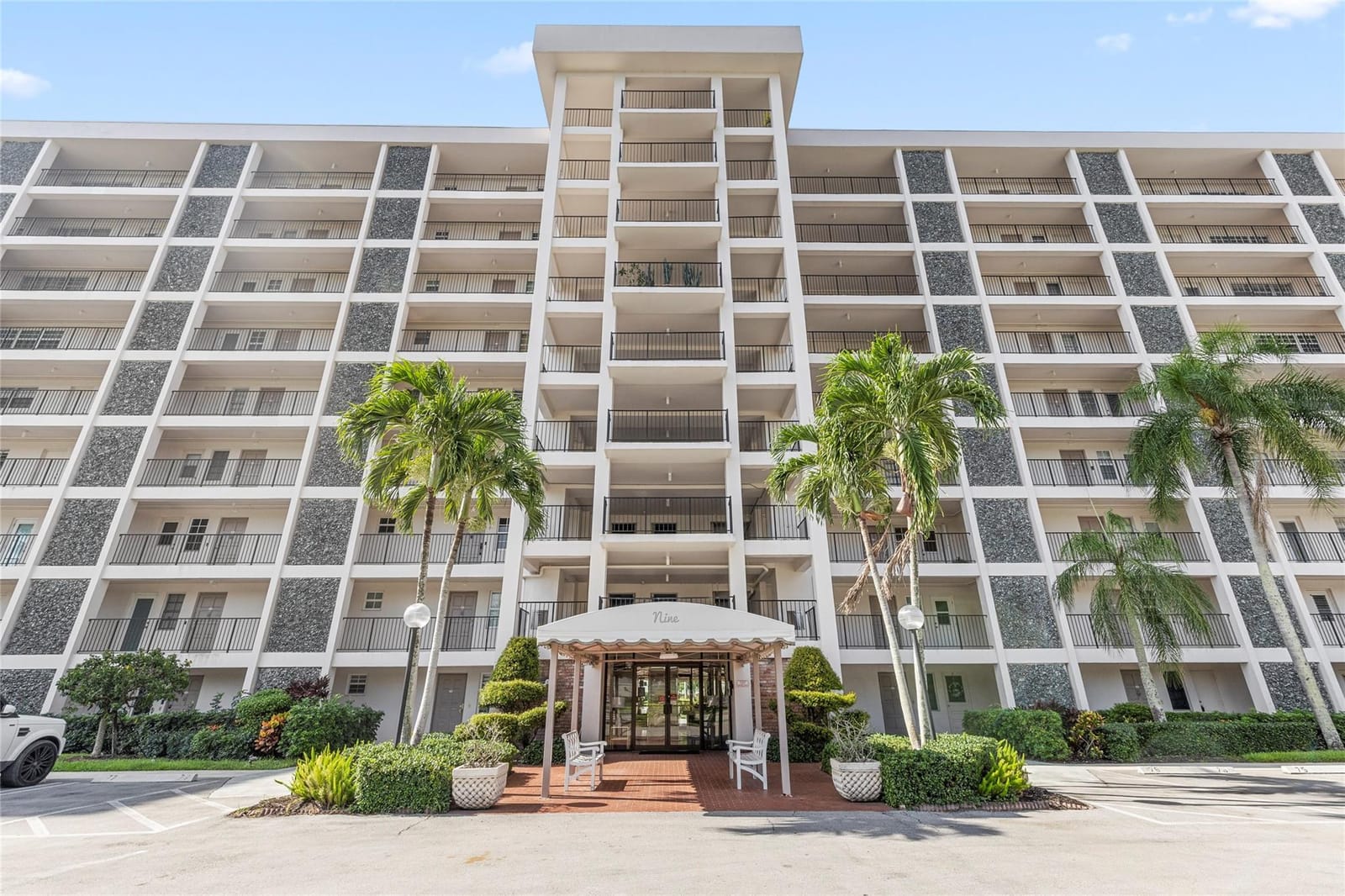 3100 N Palm Aire Drive 803 — photo 8