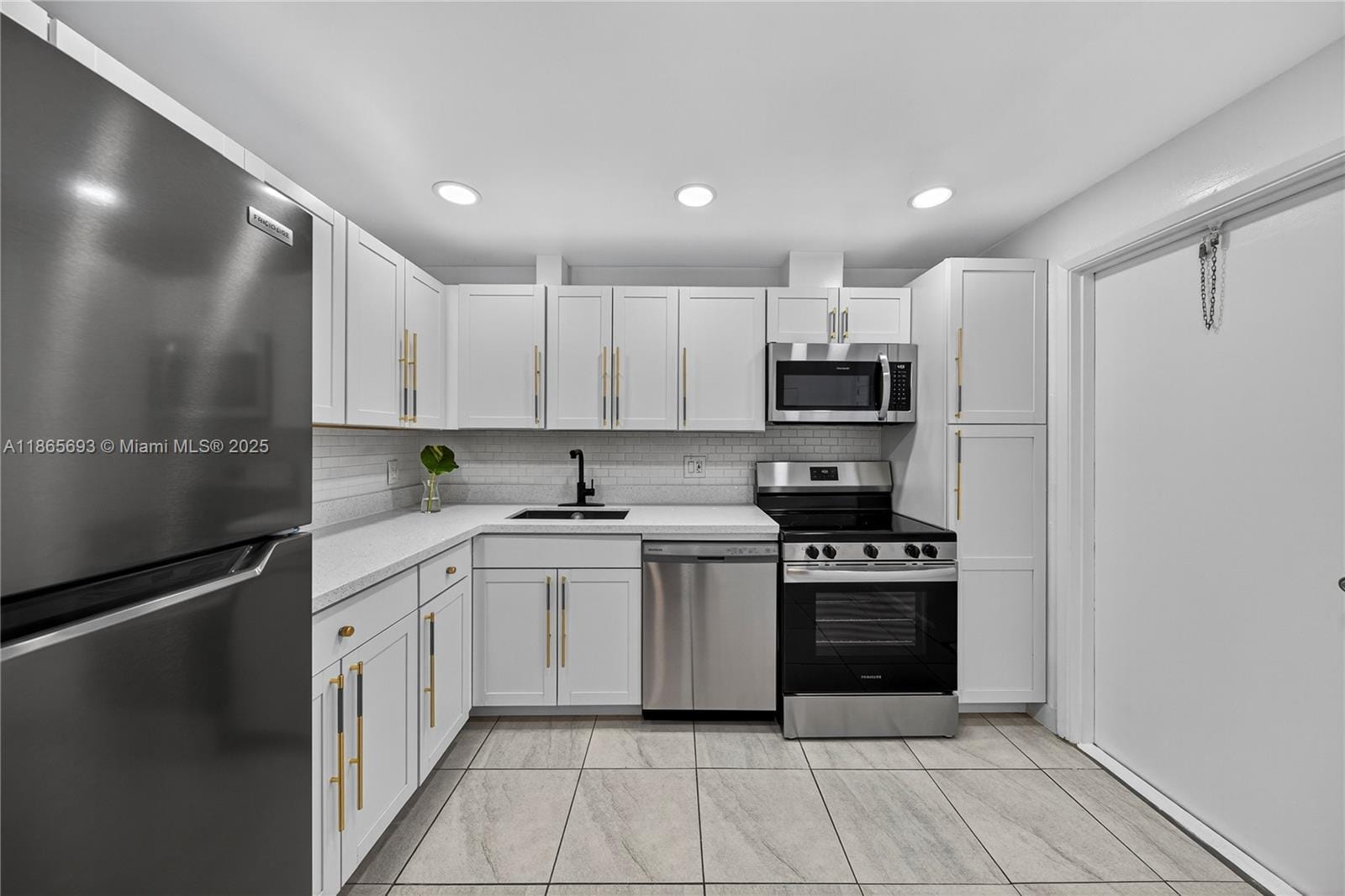 3001 S Course Drive 105, Pompano Beach, FL 33069 photo 2