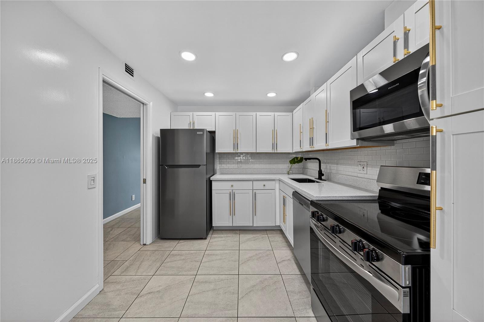 3001 S Course Drive 105, Pompano Beach, FL 33069 photo 3