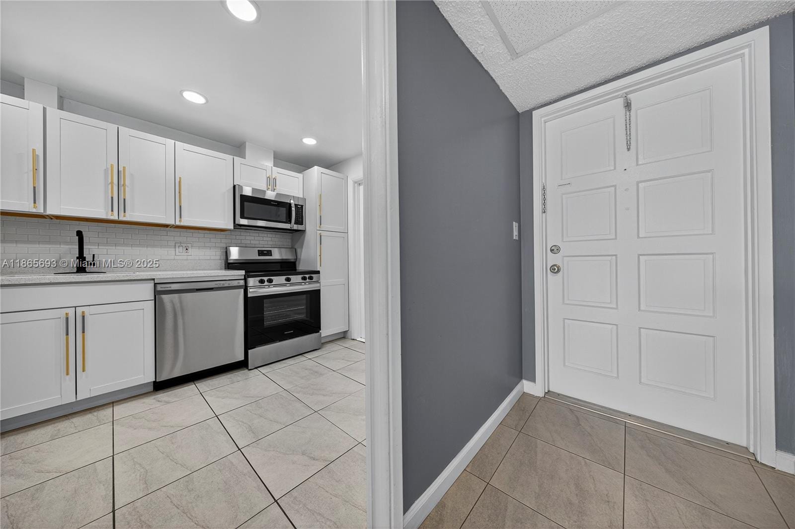 3001 S Course Drive 105, Pompano Beach, FL 33069 photo 5