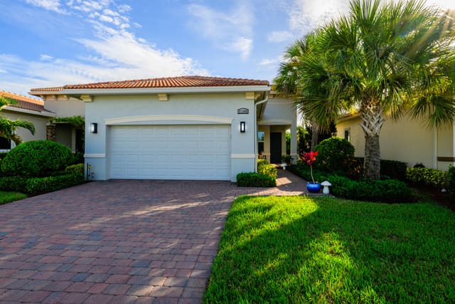 11341 SW Visconti Way, sold in Verano Pud No 1 Plat No 19, Port St Lucie, FL