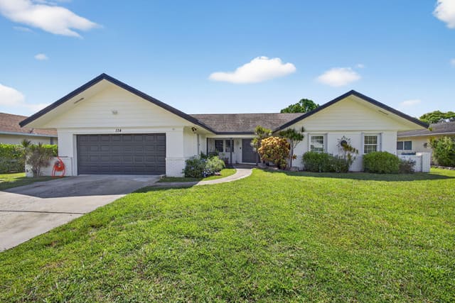 134 Meadowlark Drive, sold in Willows The Second Add, Royal Palm Beach, FL