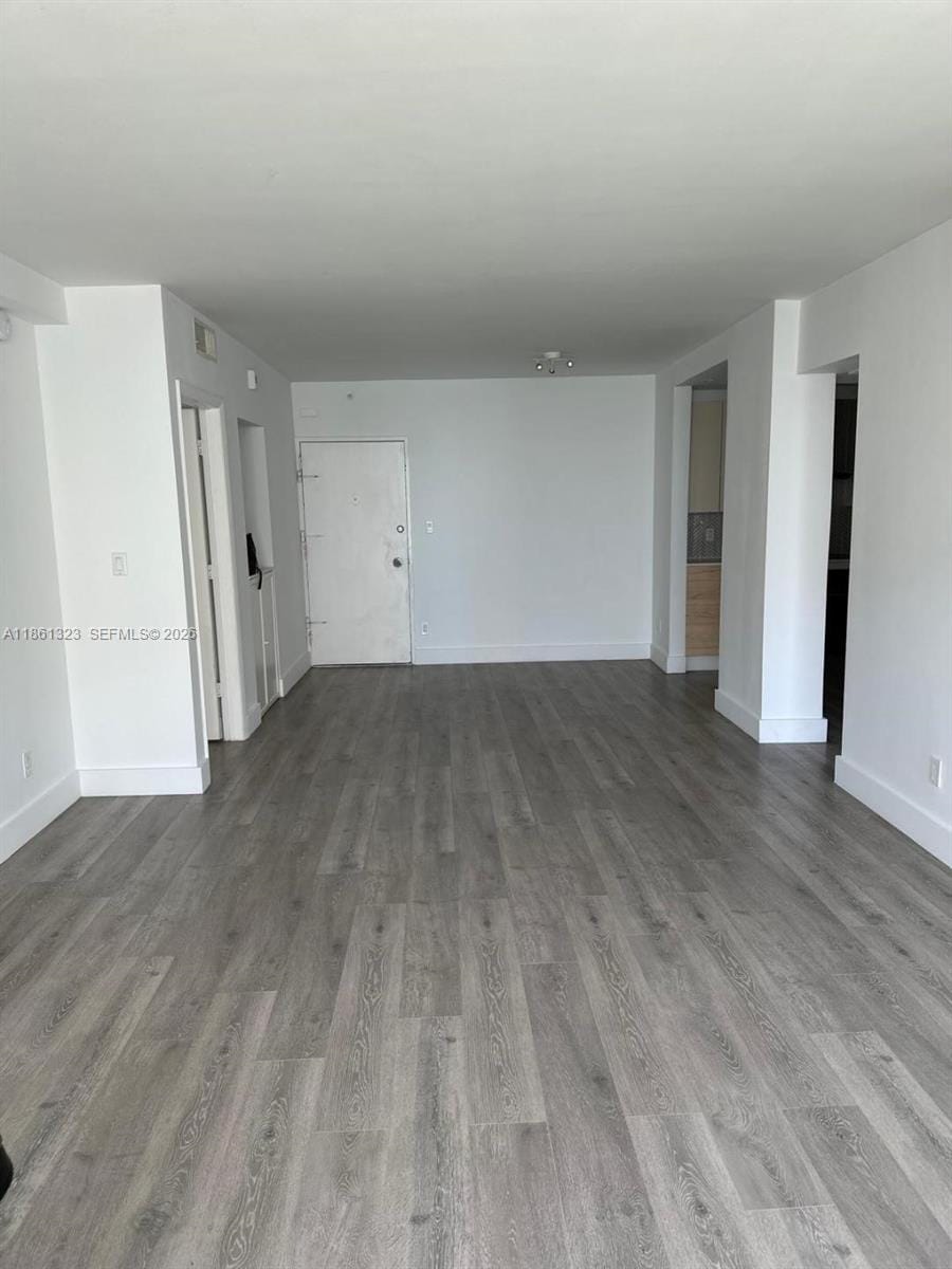 5600 Collins Avenue 11W — photo 3