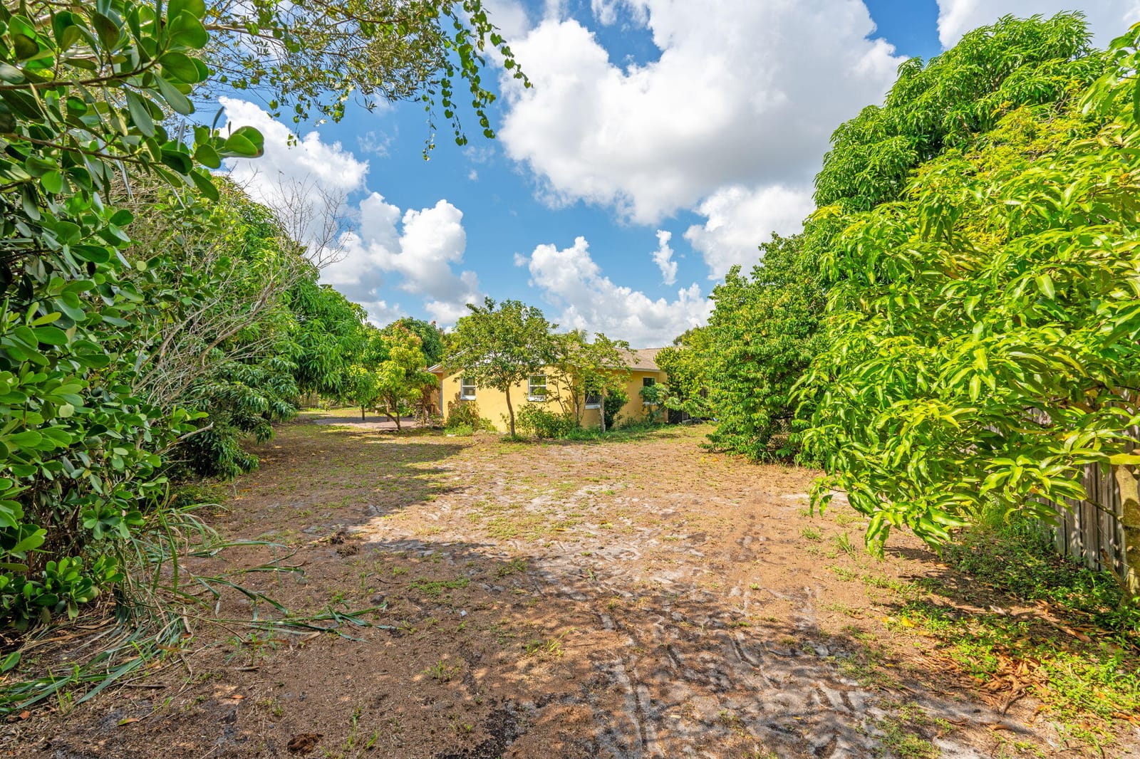 1460 Woodcrest Road E, West Palm Beach, FL 33417 photo 23