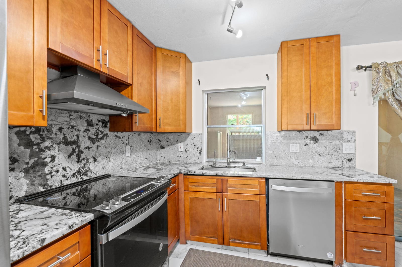 1460 Woodcrest Road E — photo 9