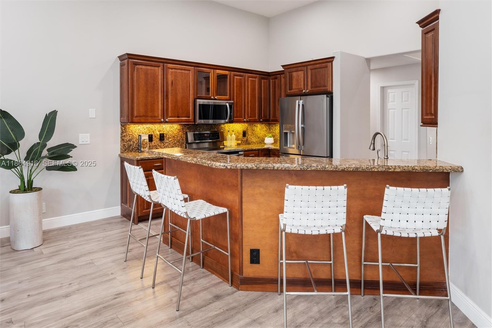 2587 Jardin Court — photo 5