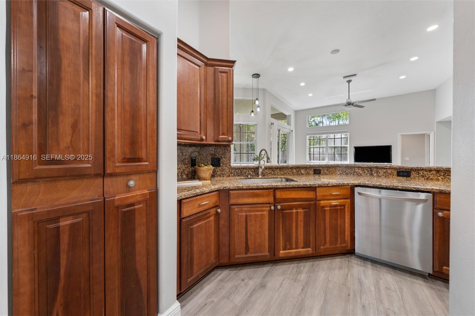 2587 Jardin Court — photo 6