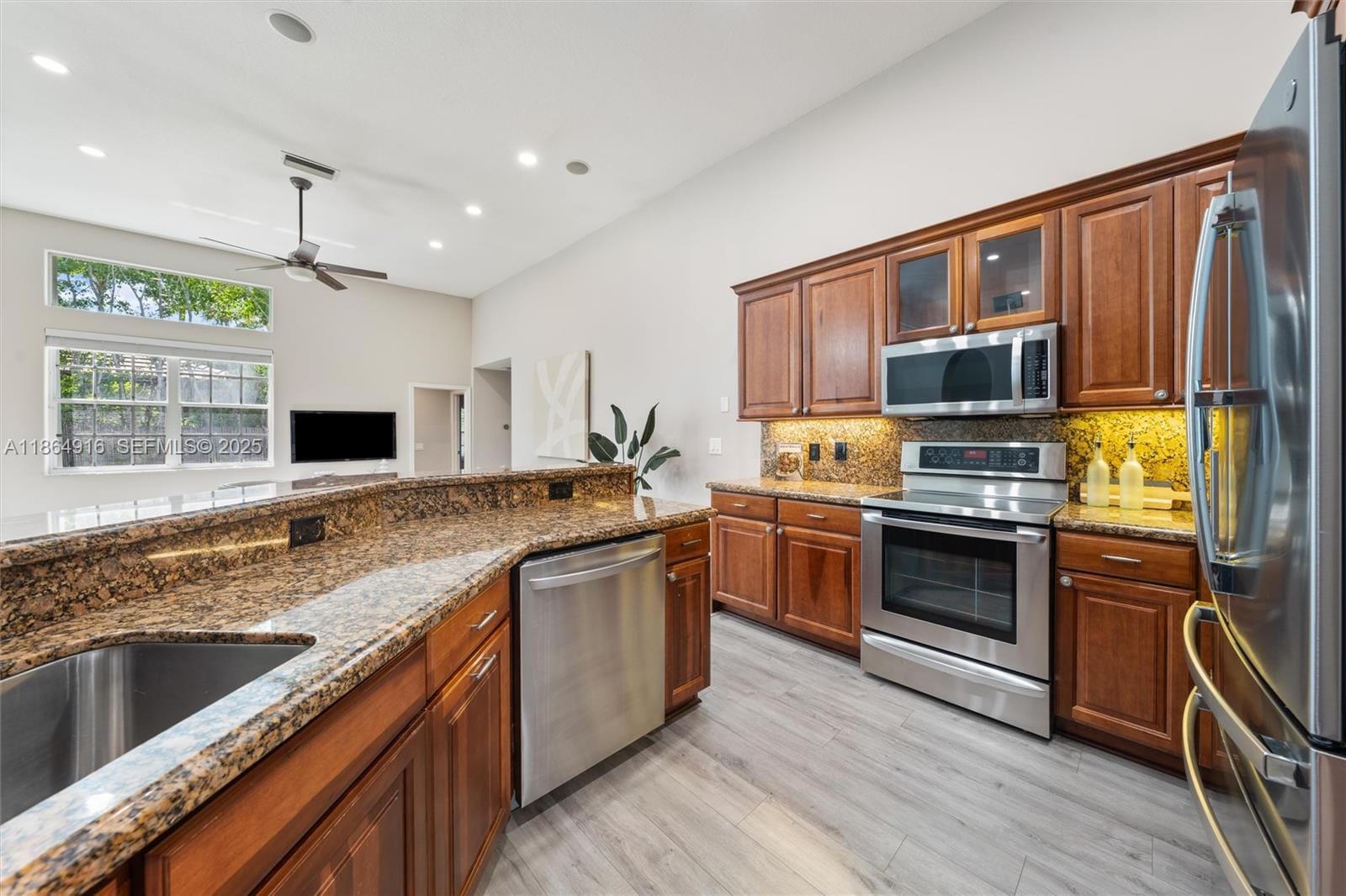 2587 Jardin Court — photo 7