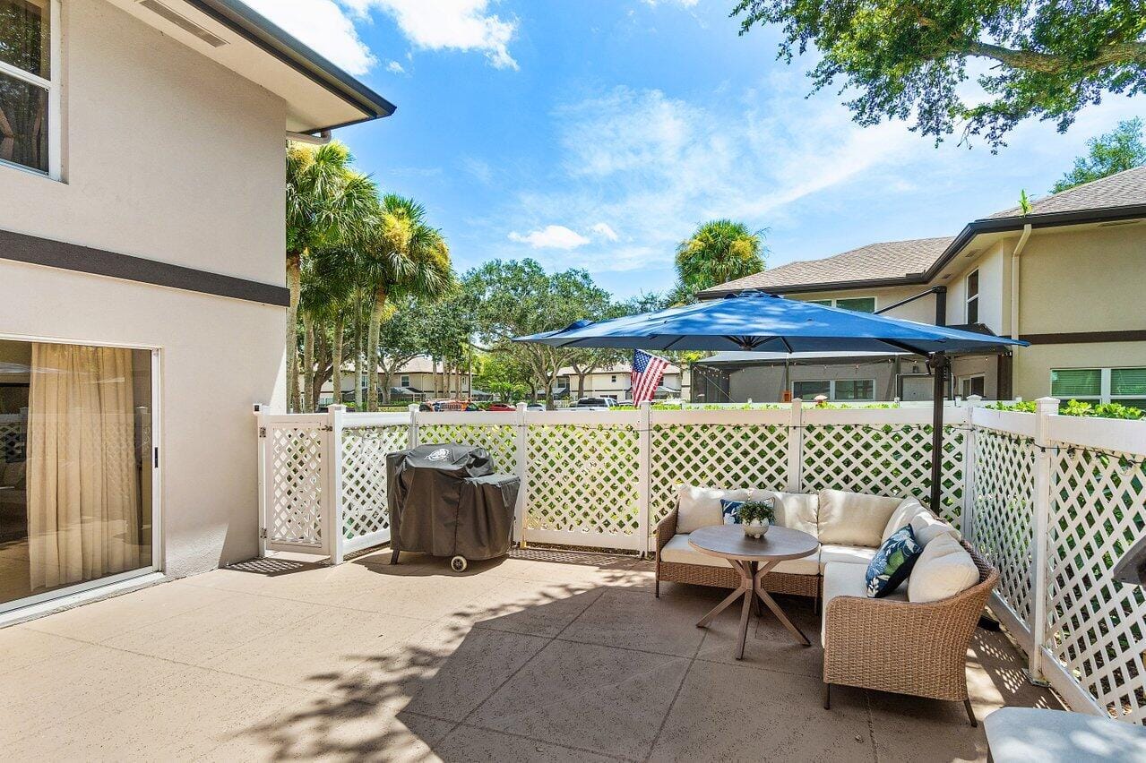33 Clinton Court C, Royal Palm Beach, FL 33411 photo 5