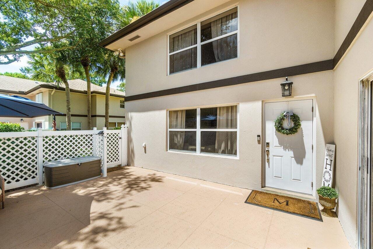 33 Clinton Court C, Royal Palm Beach, FL 33411 photo 6