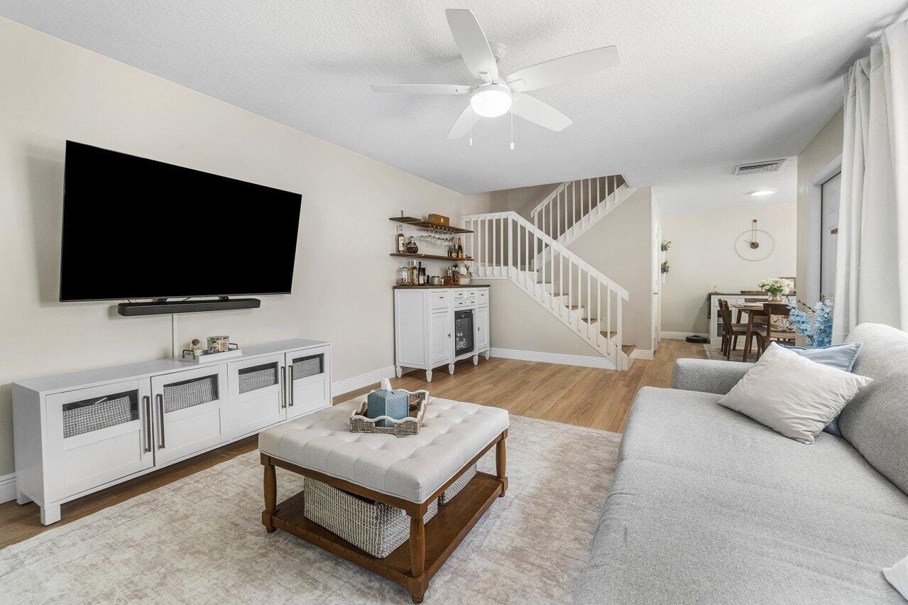 33 Clinton Court C, Royal Palm Beach, FL 33411 photo 8