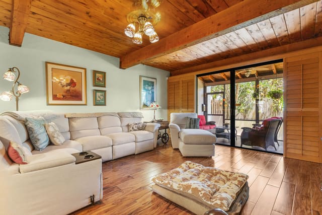 4601 NW 2nd Avenue NW 811, sold in Boca Pinar, Boca Raton, FL