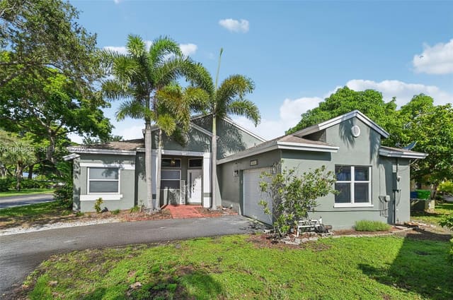 10681 Lago Welleby Drive, sold in Welleby Nw Quadrant, Sunrise, FL